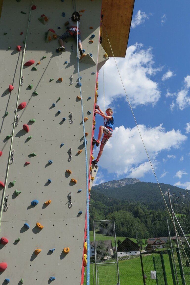 Try climbing at the climbing-tower in Aich - Impression #2.4