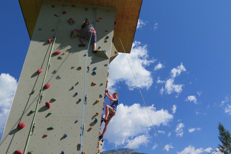 Try climbing at the climbing-tower in Aich - Imprese #2.5