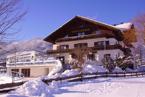Café-Hotel Perner im Winter